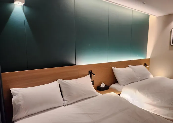 Sienna Ambassador Aparthotel 3*